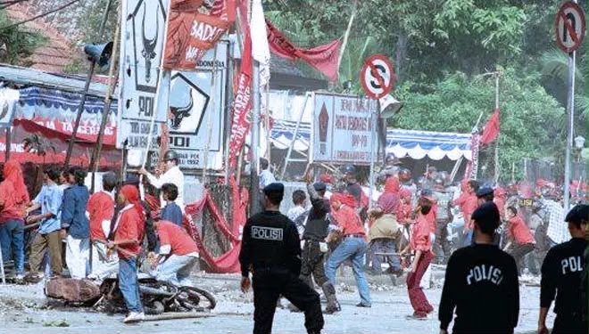 Kudatuli 27 Juli 1996: Ketika Perebutan Kantor Partai Menjadi Pertarungan Melawan Kekuasaan